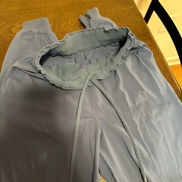 Lululemon Stretch Jogger - Picture 2 of 4